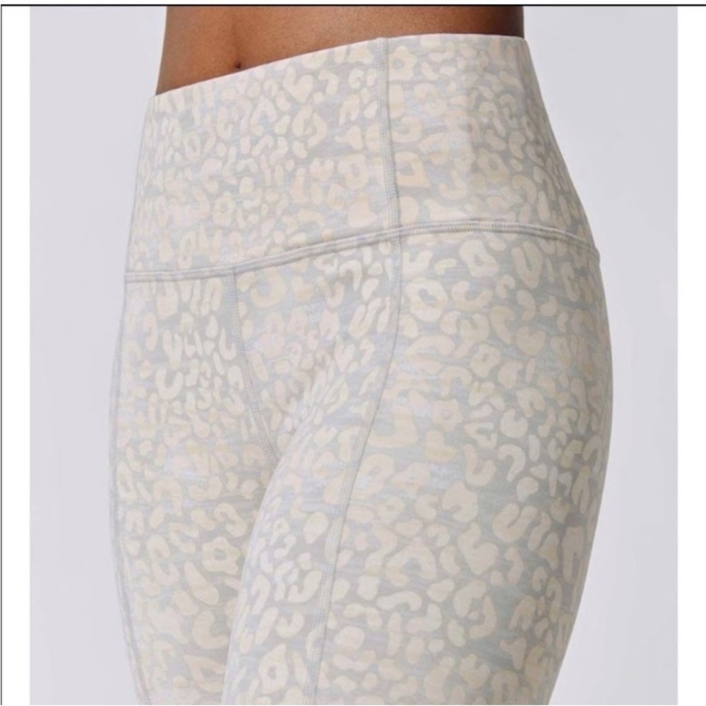 Varley Blush/Gray Cheetah Patterned Leggings size M